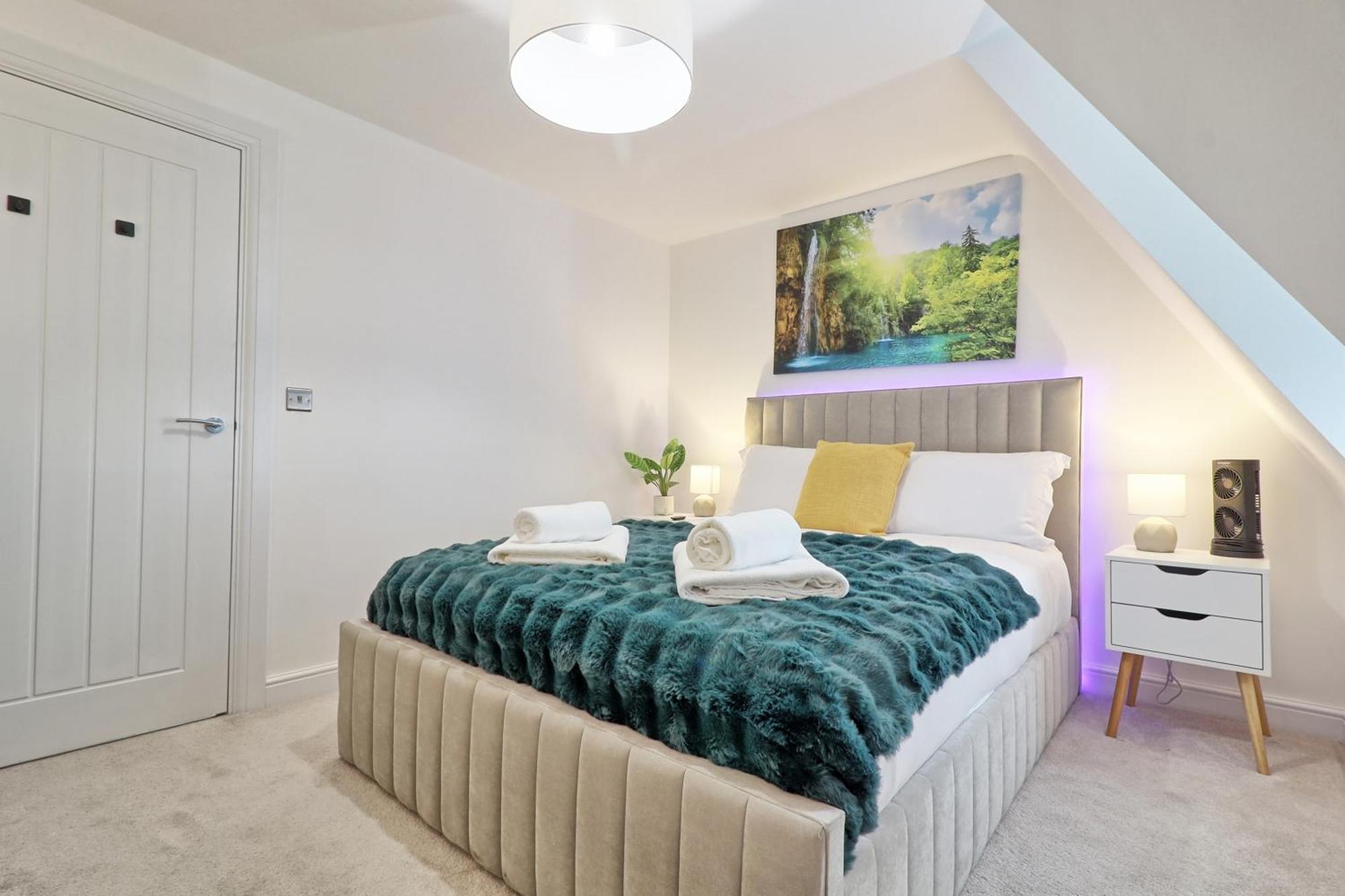 Writtle Massive 4 Bedroom Apartment With Parking In Gorgeous Countryside Location & Short Drive To Chelmsford City Centre Contractors Welcome Dış mekan fotoğraf