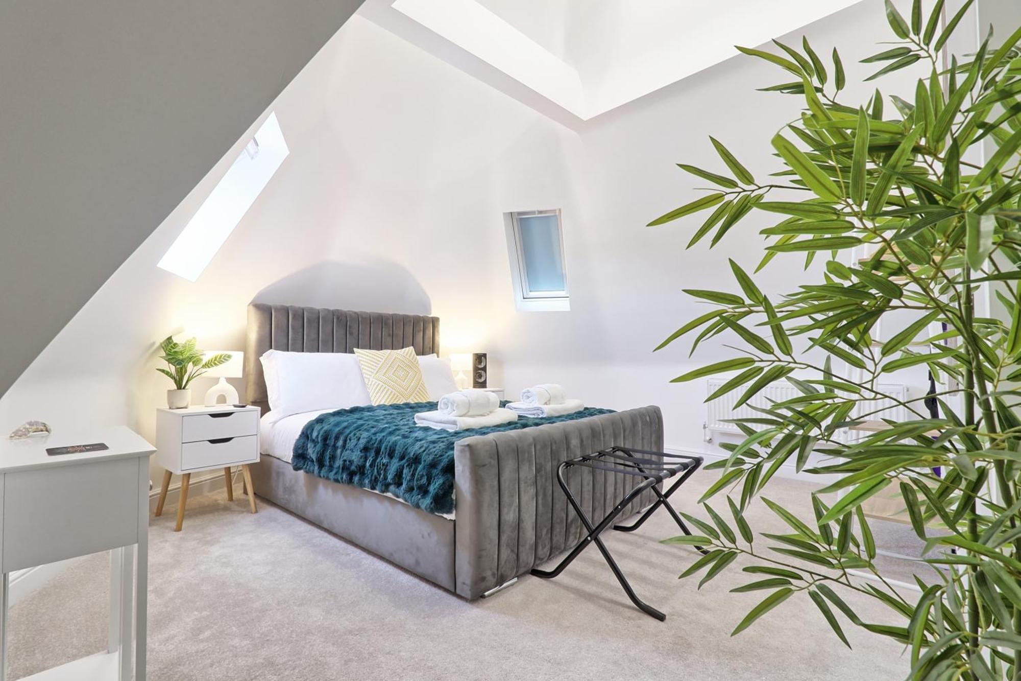 Writtle Massive 4 Bedroom Apartment With Parking In Gorgeous Countryside Location & Short Drive To Chelmsford City Centre Contractors Welcome Dış mekan fotoğraf