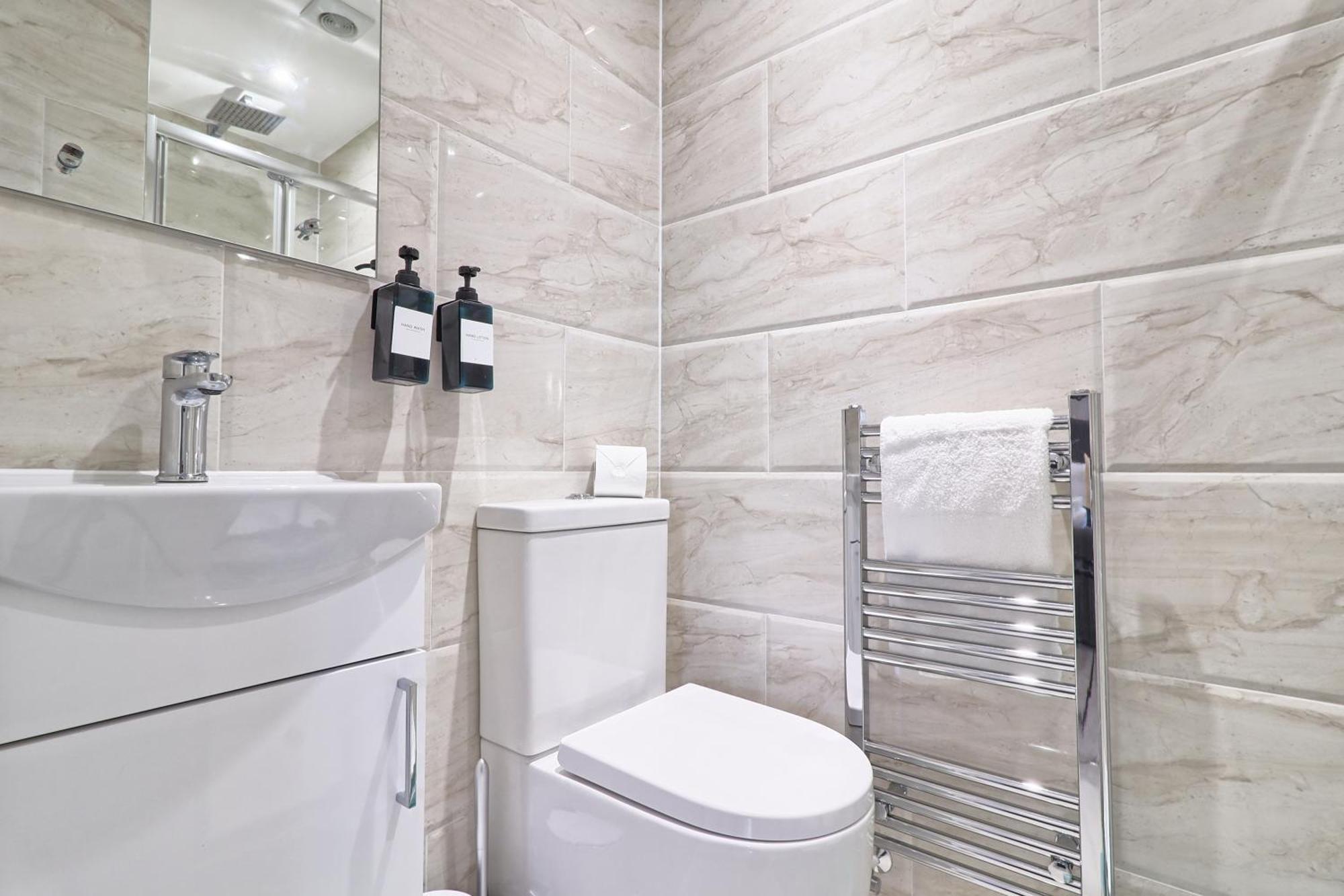 Writtle Massive 4 Bedroom Apartment With Parking In Gorgeous Countryside Location & Short Drive To Chelmsford City Centre Contractors Welcome Dış mekan fotoğraf