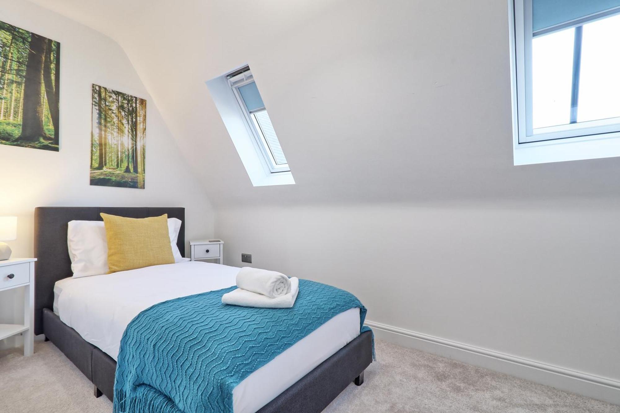 Writtle Massive 4 Bedroom Apartment With Parking In Gorgeous Countryside Location & Short Drive To Chelmsford City Centre Contractors Welcome Dış mekan fotoğraf